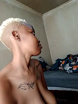 LadyShirley webcam