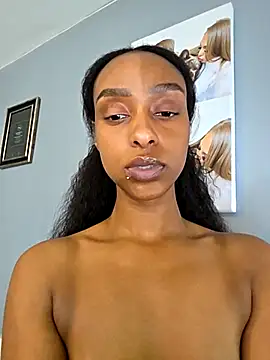 Hazel_Dollxx webcam