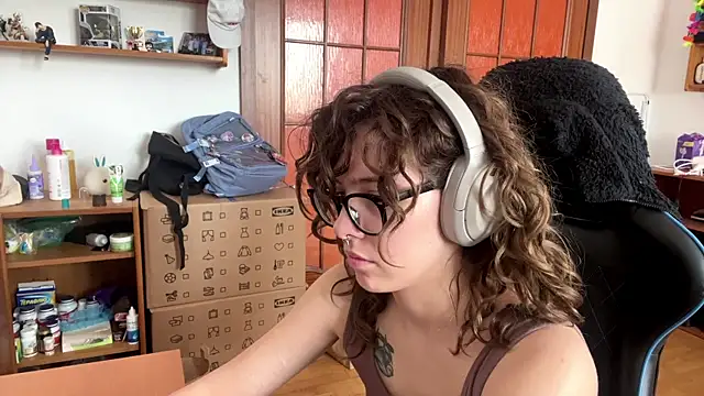 PillowPeachX webcam