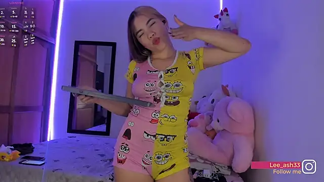 lee_ash (F teen) - anal + farts 🤤