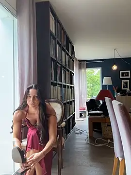 venusrey_ (F young) - J’ENLÈVE LE HAUT | TOPLESS