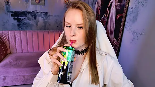 vivienleeigh (F teen) - Show with bare feet and open heels