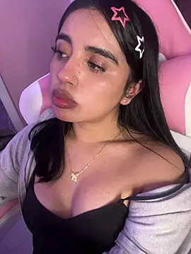 Emily-14 webcam