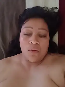naia_queen25 (F milf) - oil on  my tits 🍒 🥵