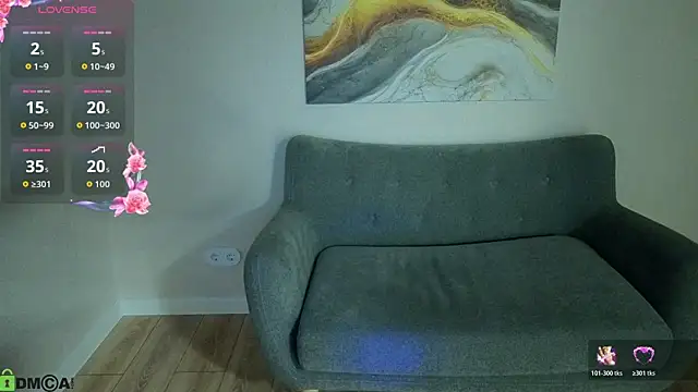 trisha_moore (F young) - flash nipple