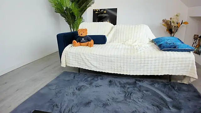 Issa_Belle18 webcam