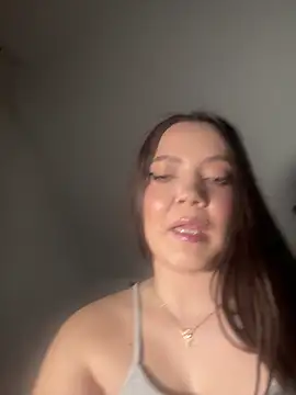 alyramoon - AlyraMoon's free webcam - UK Sex Cams