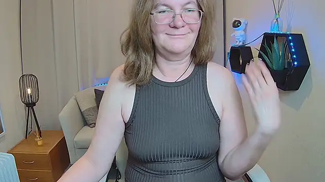 holymilfa - HolyMilfa's free webcam - UK Sex Cams