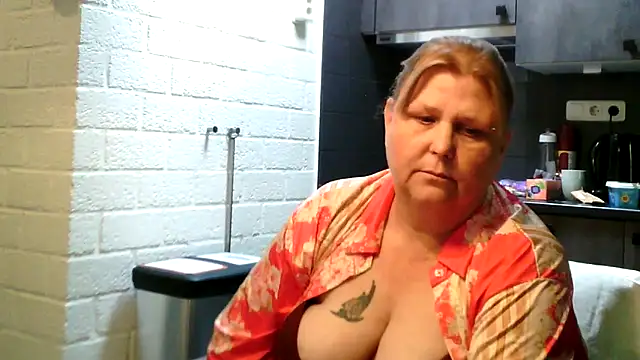 sylviastar46 - Sylviastar46's free webcam - UK Sex Cams
