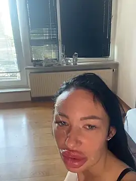 sarahotdiamond_xoxo - SaraHotDiamond_xoxo's free webcam - UK Sex Cams