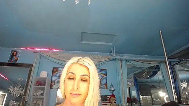 ADRIANNA_FOX