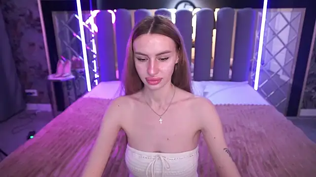 snow_whiteeex - Snow_WhiteeeX's free webcam - UK Sex Cams