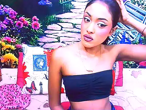 IndianPretty14u2Luv webcam
