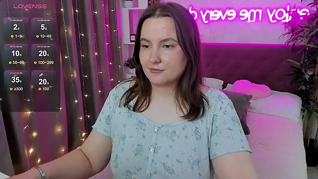 FeralPeach webcam