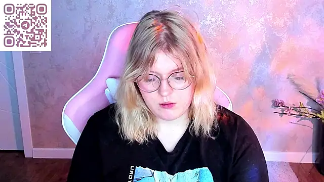 luna_c0ra webcam