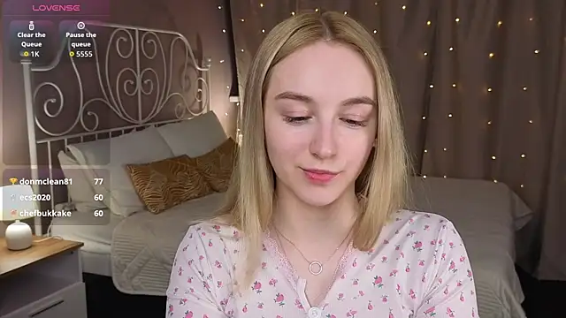 Shy_Polly webcam