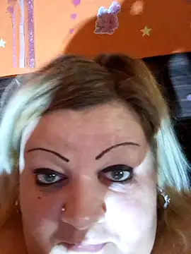 ducicsajsziii (F milf) - Vibration my pussy. Tip. Sq.rt. spricc