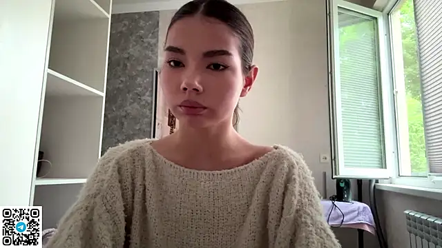 marylnmonnier (F teen) - touch my neck sexually
