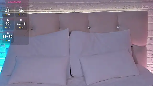 lianaford (F young) - show my tits