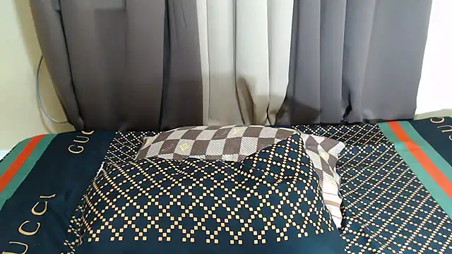 x_brittany_x (F young) - Make my pussy very wet