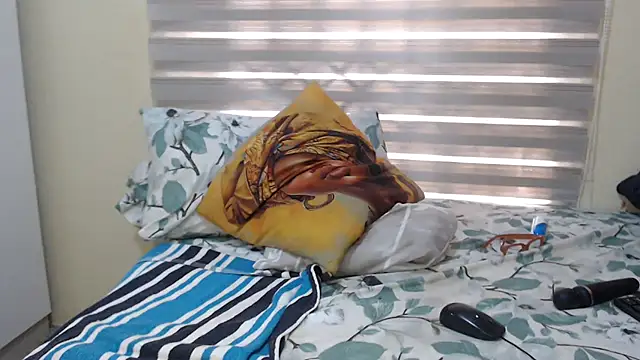 Foxybrownxx1 webcam