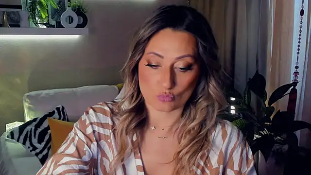 SarahAlluring webcam