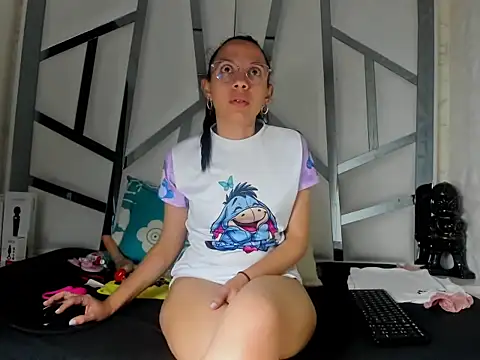Lunahot68 webcam
