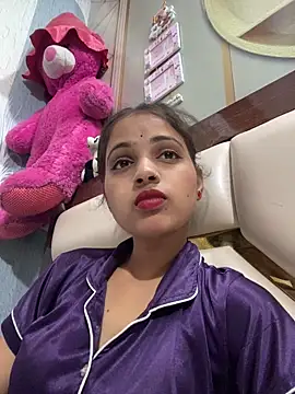 Naina11100 webcam