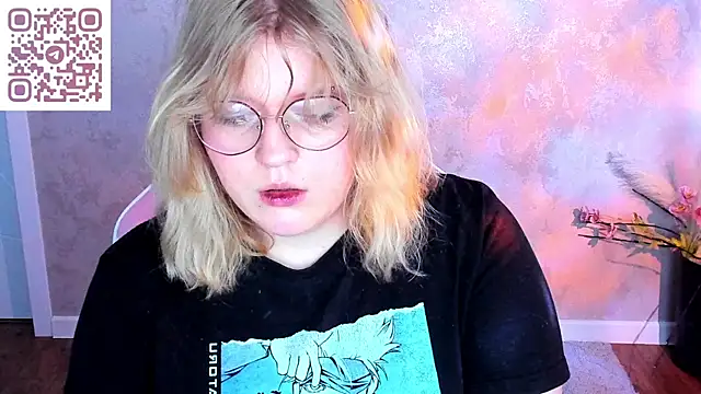 luna_c0ra webcam