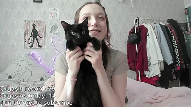 RileyNymph webcam