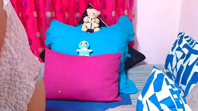 SLUTTYROXY webcam
