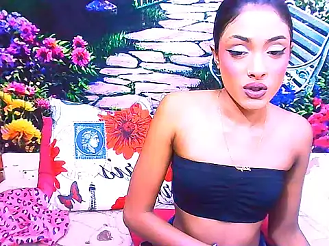 IndianPretty14u2Luv webcam