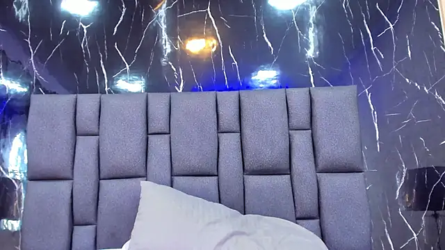 BustyGlow webcam