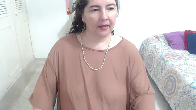 leonela_69 webcam