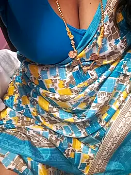 tamil_ammani (F milf) - Boobs show😜😜😝🥰🔥🔥🔥