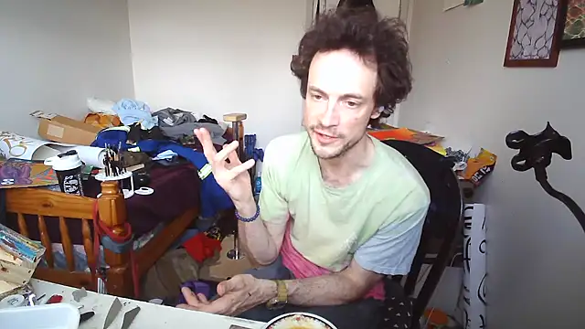 JohnnyMoves webcam