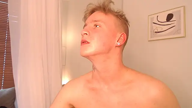 AlexxSweet webcam