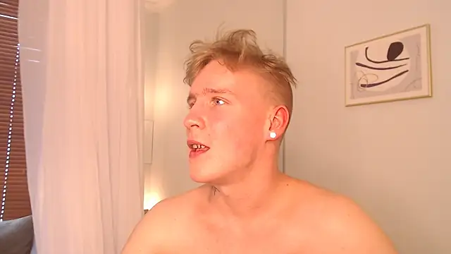 AlexxSweet webcam
