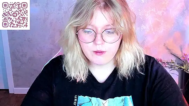 luna_c0ra webcam