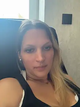 MiaSommer webcam