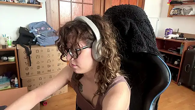 PillowPeachX webcam