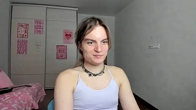 milliKira006 webcam