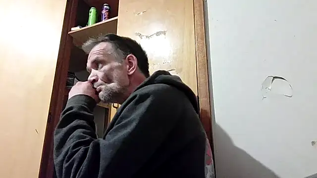 TooFknHorny7676@xh