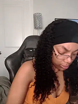 Webcam Model (butterflybootyy)  is live.Free join now!