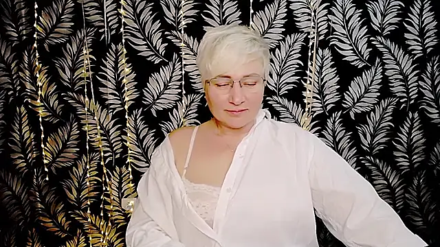 Olivia_playful webcam