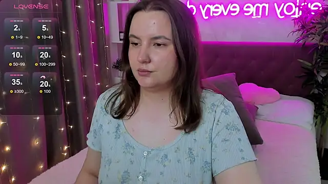 FeralPeach webcam
