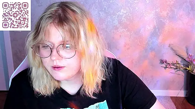 luna_c0ra webcam