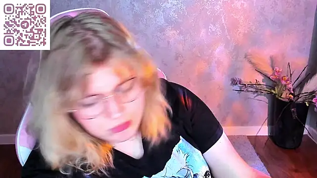 luna_c0ra webcam