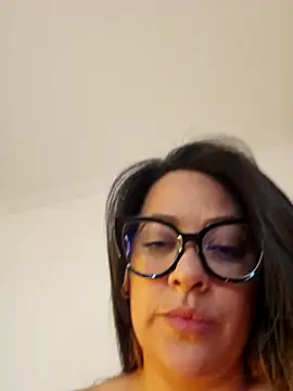 Webcam Model (Nicoleefaith_)  is live.Free join now!