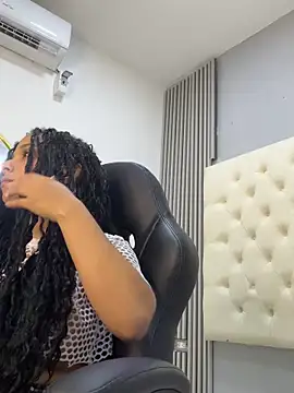 khiara_jhones webcam